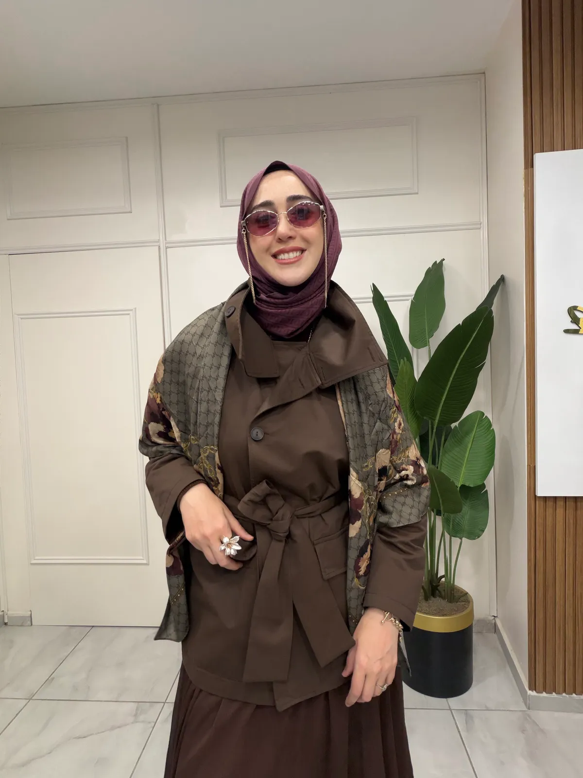 Çiçekli omuz şalı 