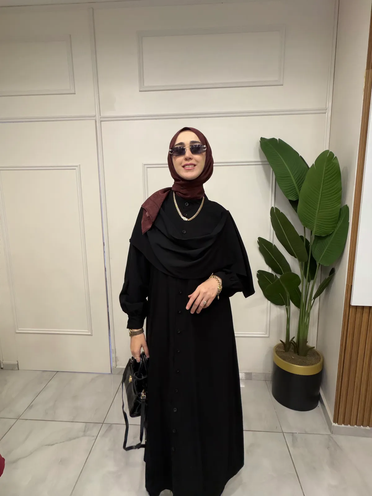 Şal detaylı siyah abaya